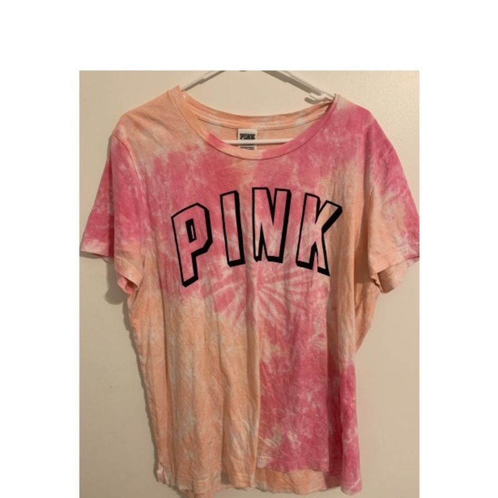 Victoria’s Secret Pink t-shirt